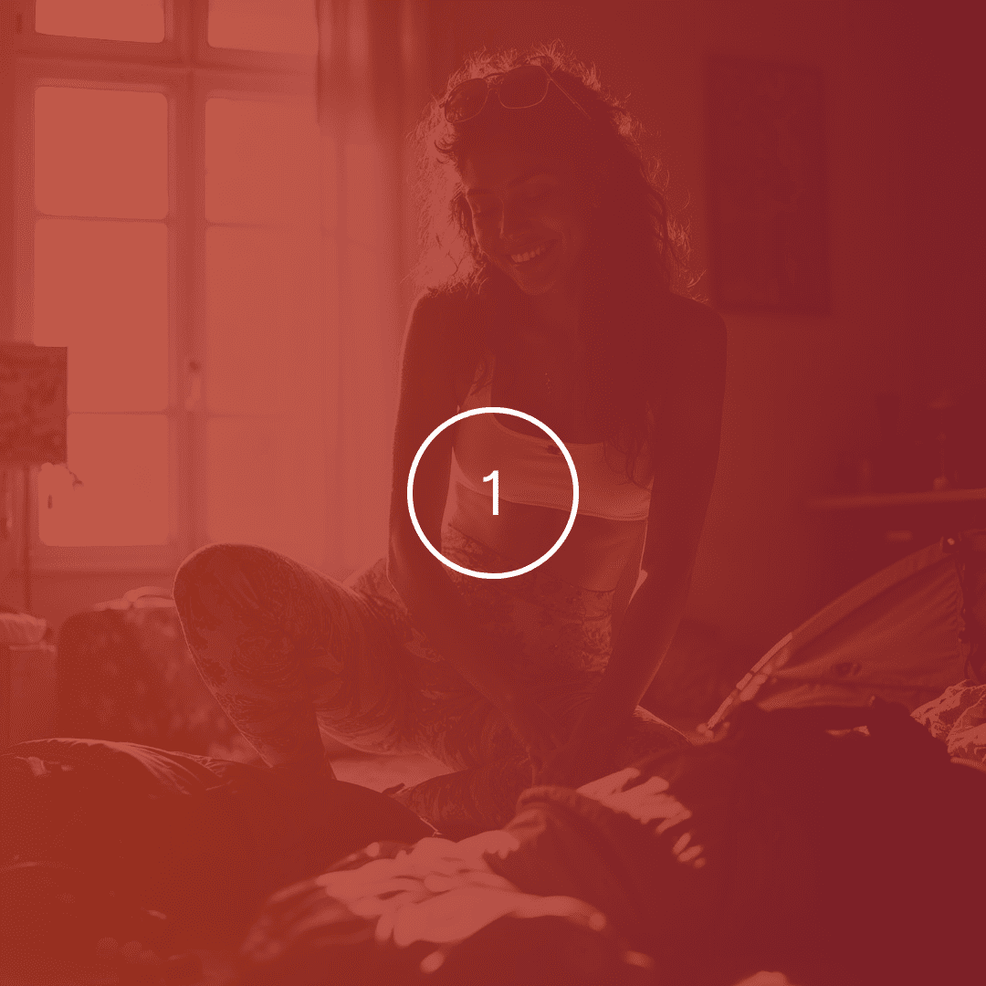number 1 in a cirkel with on the background a woman preparing to get dressed with a colour gradient overlay